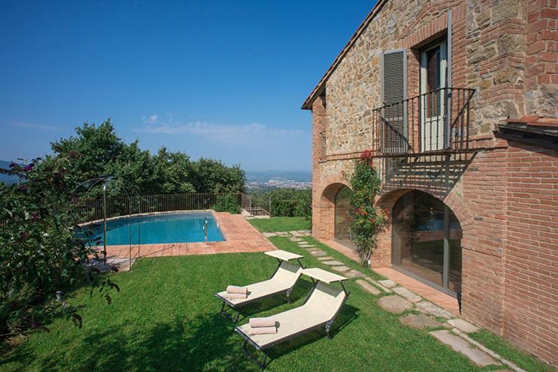 Villa Mandorlo - Pomaio Wines & Hospitality Arezzo Bagian luar foto
